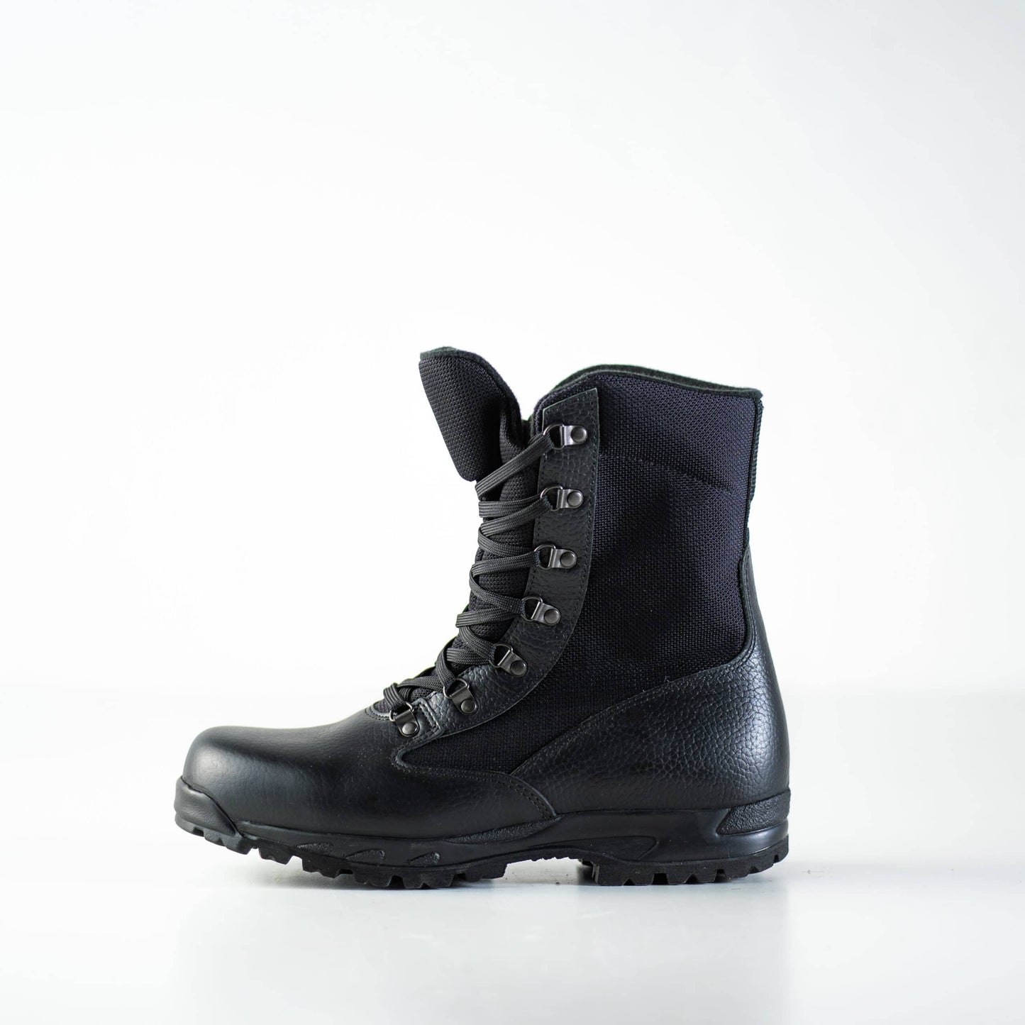 598 Desert Boots Davos - Black-The Urban Outpost