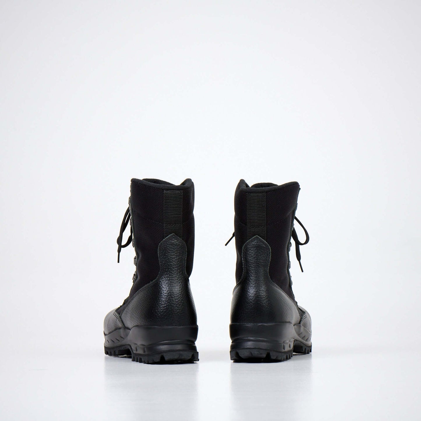 598 Desert Boots Vibram - Black-The Urban Outpost