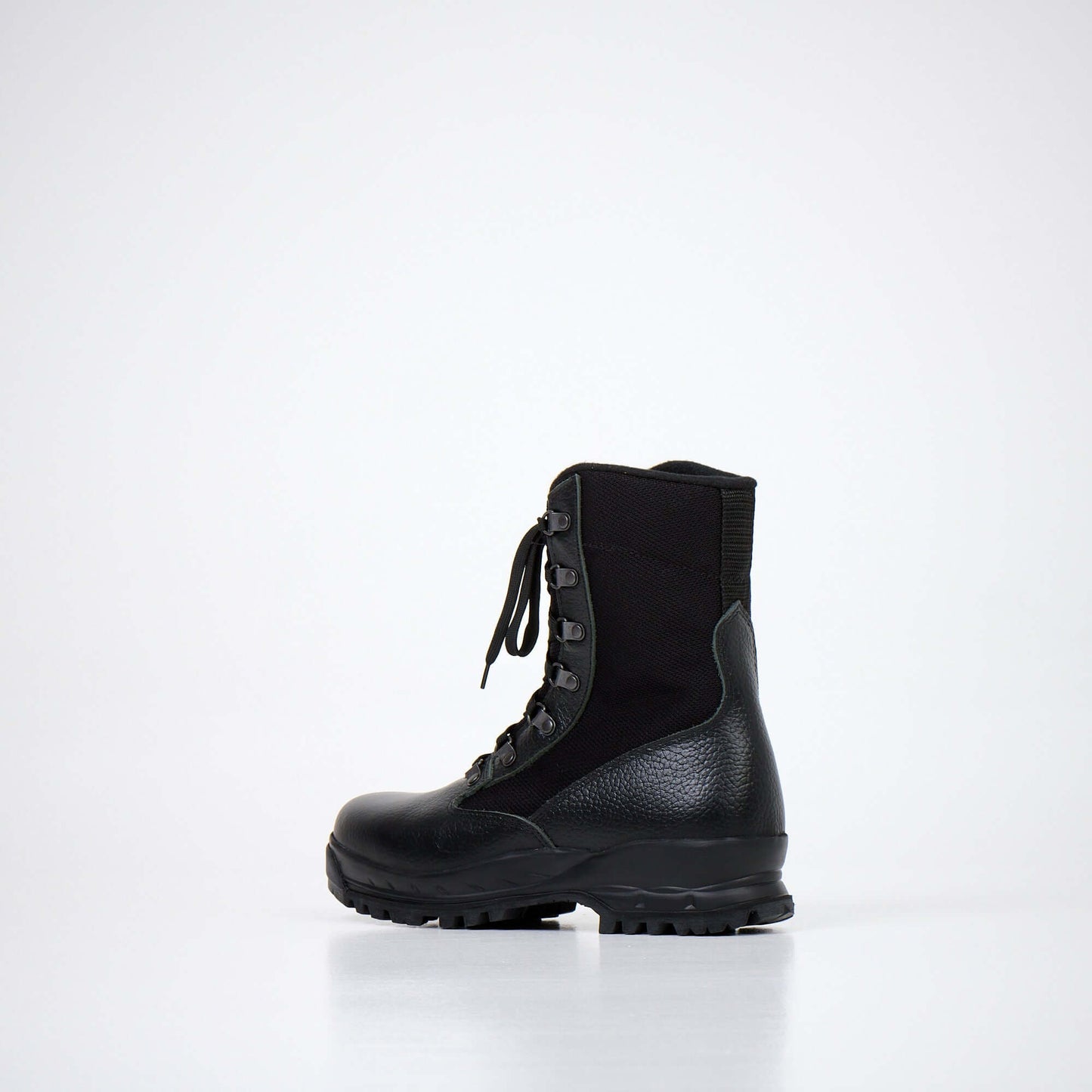 598 Desert Boots Vibram - Black-The Urban Outpost