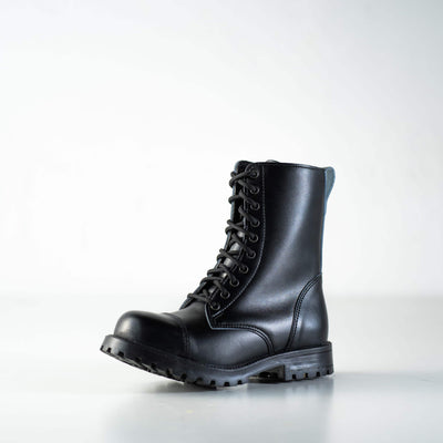 511 Blacks unisex punk-style leather combat boots by Samelin, showcasing sleek black design and durable construction.
