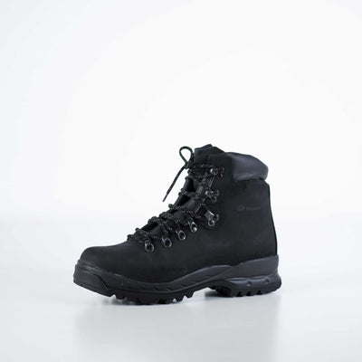 5531 Black Hiking Boots made of waterproof nubuck leather, designed for Nordic climates and active lifestyles.