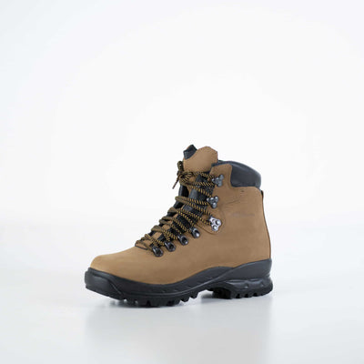 5531 Tundra Hiking Boots in tan nubuck leather, designed for Nordic hiking with waterproof features.