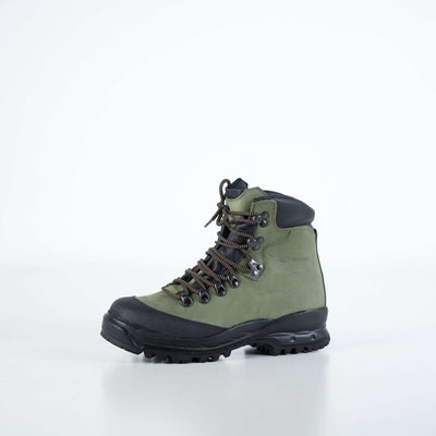 553P Firtree Hiking Boots in green, waterproof nubuck leather for Nordic climate hiking and active lifestyles.