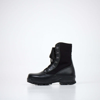 Black 598 Desert Boots with Vibram sole, designed for durability and comfort in desert conditions.