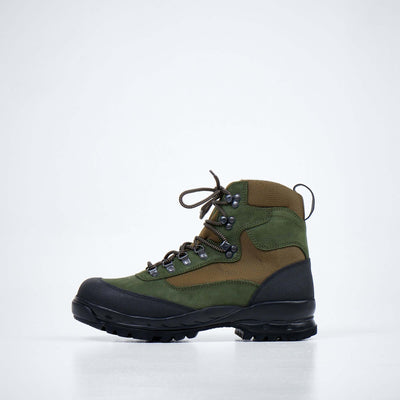 550 Green/Olive hiking boots designed for Nordic climates, perfect for active outdoor lifestyles.